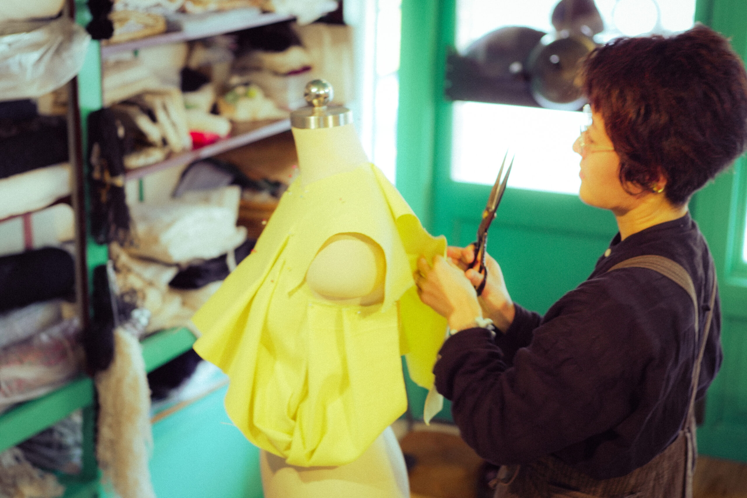 愛しい手、指、布地…